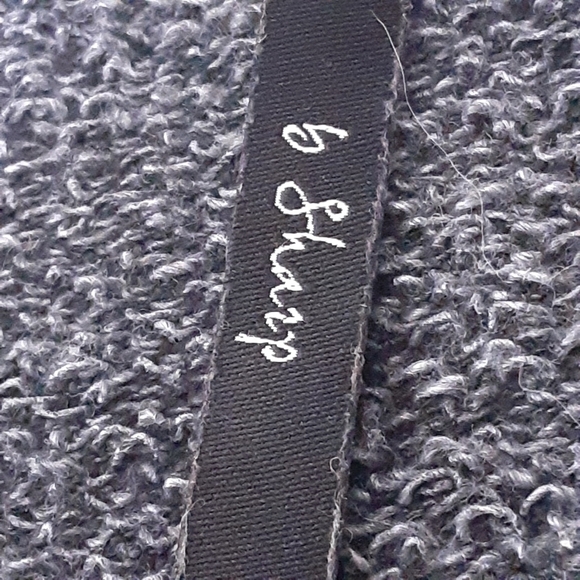 b Sharp tassel Sweater sz medium - Picture 4 of 4